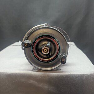 The vintage Daiwa 175 Seiko Japan fishing reel spool is a high-quality, right-ha